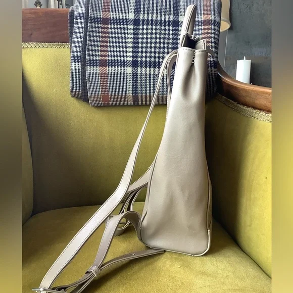 Matt & Nat Vignelli Backpack - Picture 4 of 8